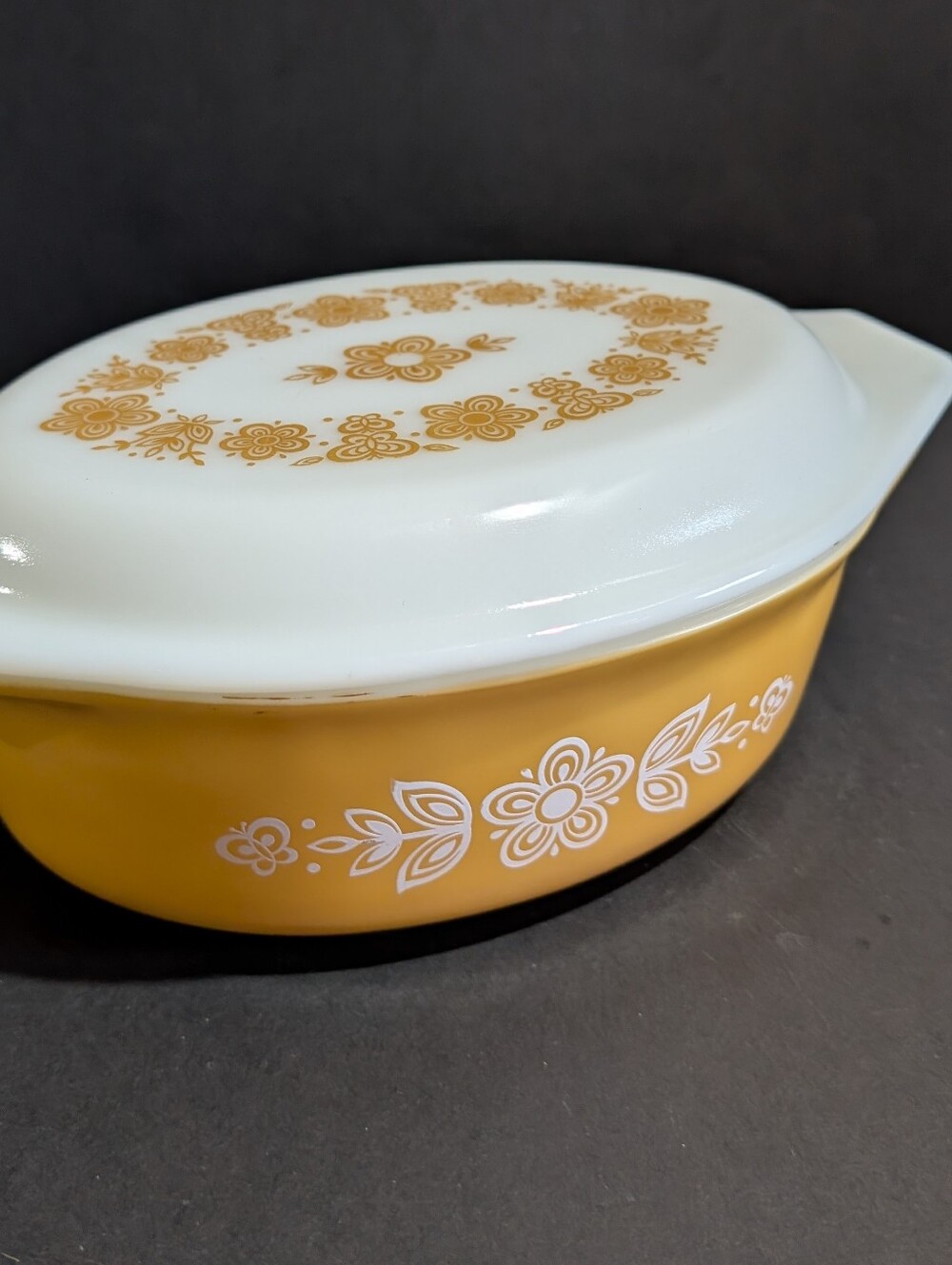 Vtg Pyrex Gold Butterfly 1 1/2 Quart Oval Casserole w/ Original Lid #043